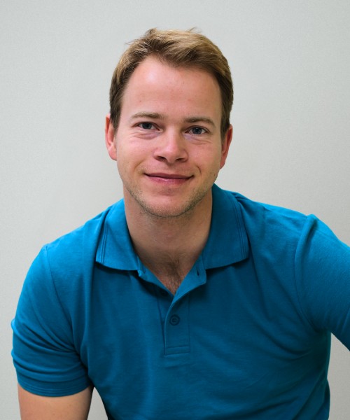 Dr. Molnár Áron